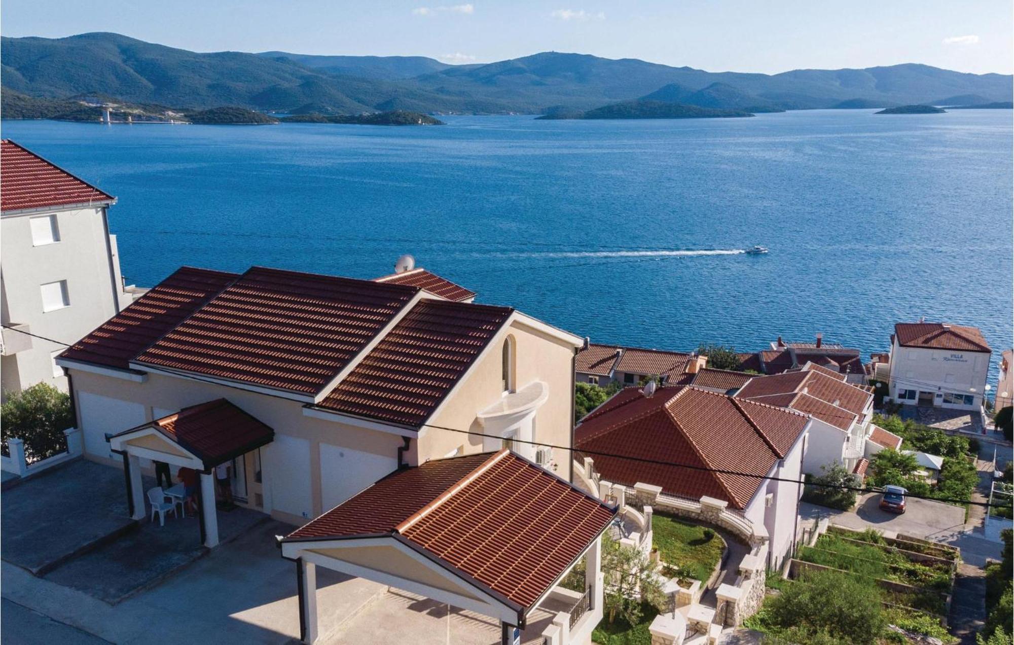 Lovely Apartment In Komarna With House Sea View Klek Exterior foto