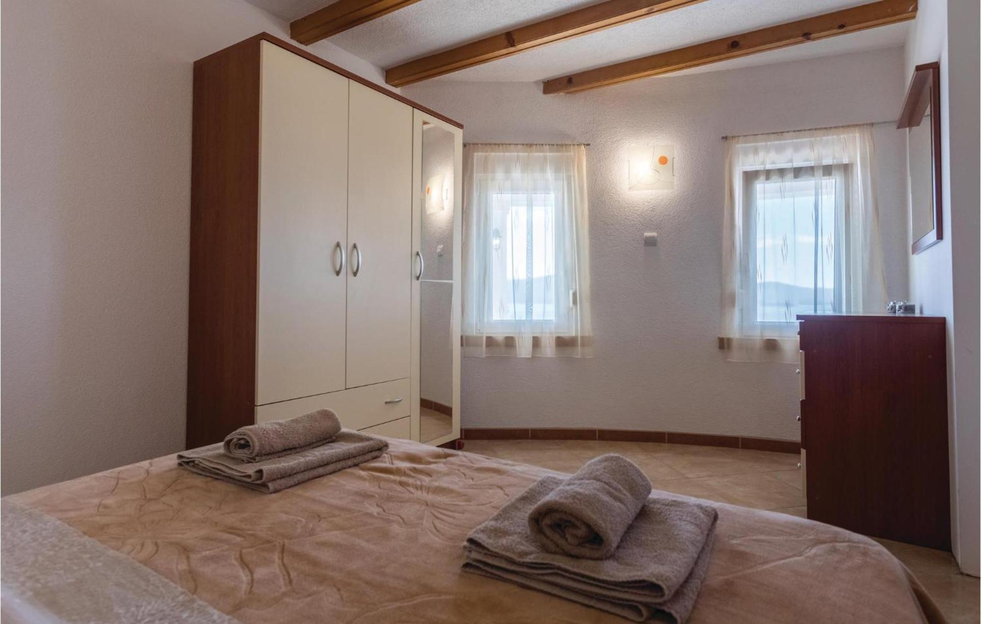 Lovely Apartment In Komarna With House Sea View Klek Exterior foto
